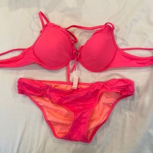 Victoria’s Secret swimsuit bikini